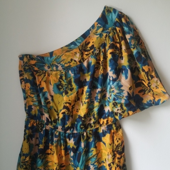 Angie Dress - Size M - Picture 2 of 6